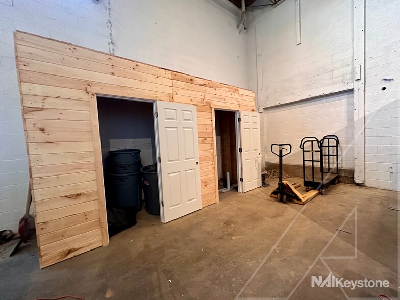 More Photos Of 185 N Front St, Columbia Warehouse For Lease