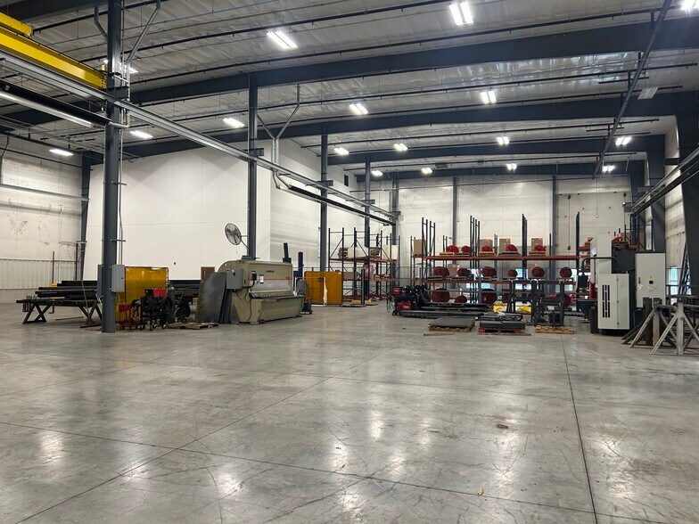 More Photos Of 1161 W Pittman St, Olathe Industrial For Lease