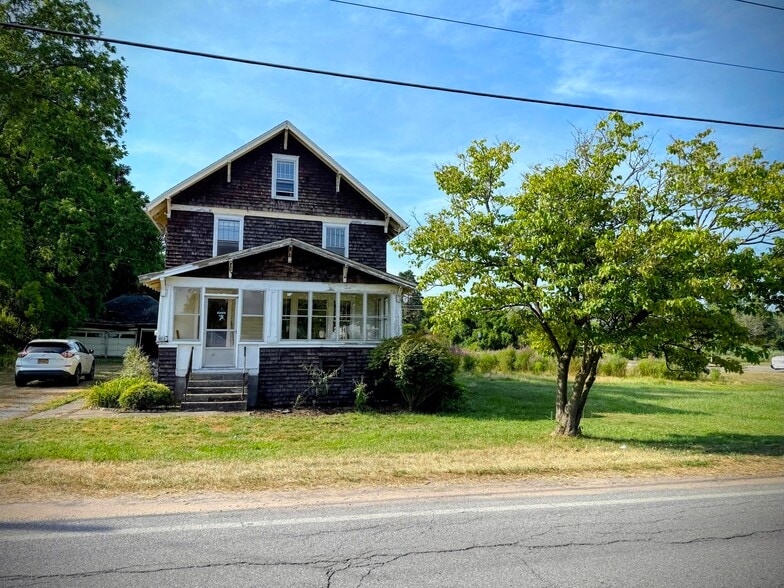 Primary Photo Of 5563 Main st, Verona Specialty For Sale