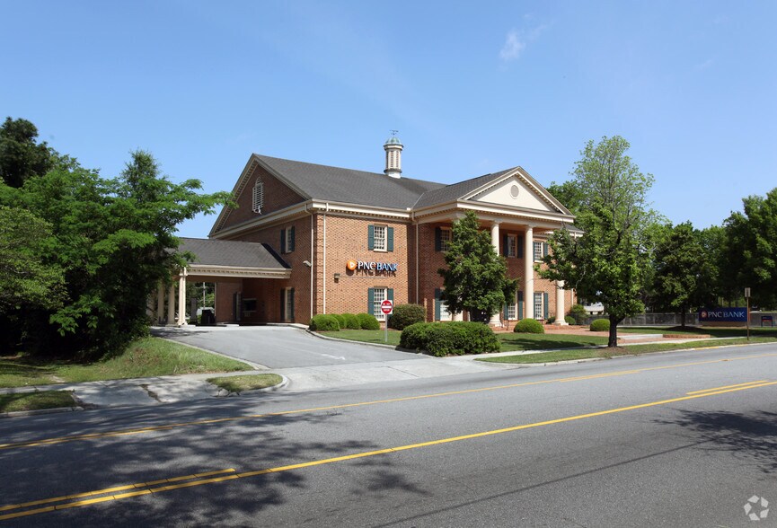 More Photos Of 505 S Main St, Laurinburg Bank For Lease