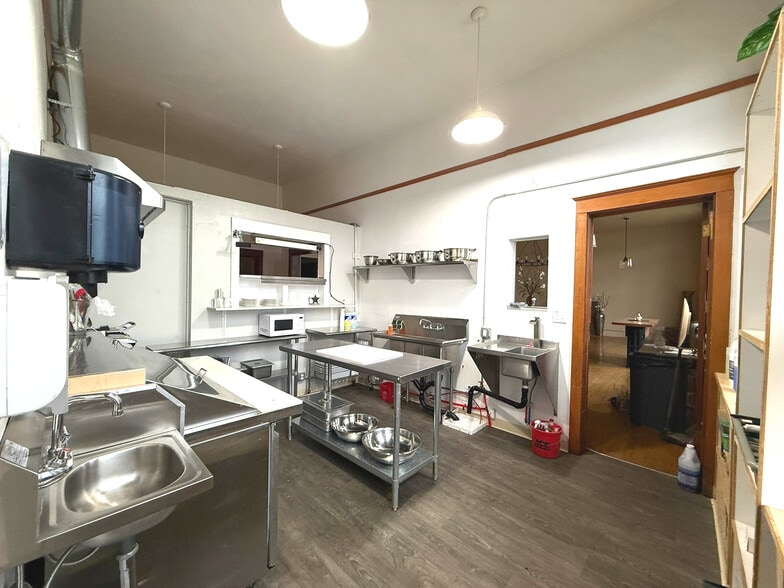 More Photos Of 508 E Main Ave, Chewelah Office For Sale