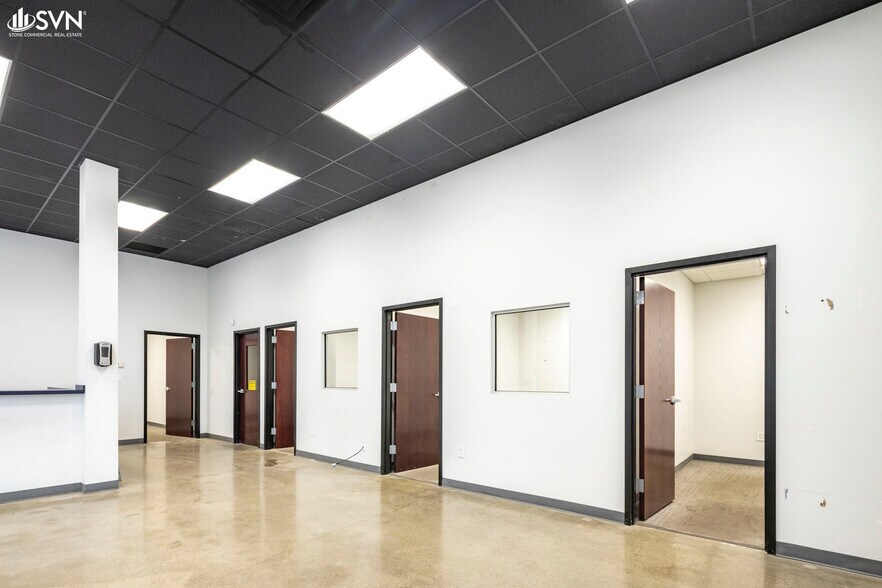 More Photos Of 1115 Delaware Ave, Lexington Warehouse For Lease