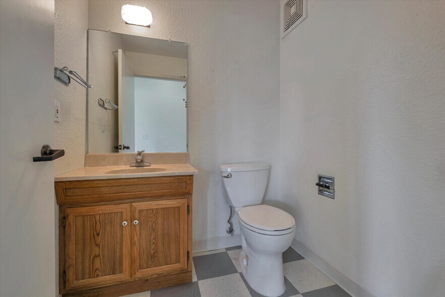 More Photos Of 716 Soquel Ave, Santa Cruz Storefront Retail Office For Lease