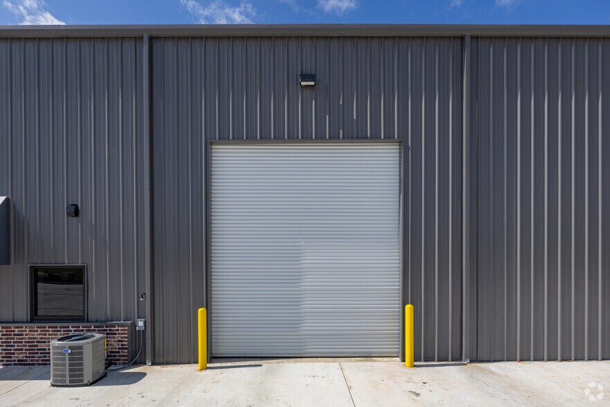 More Photos Of 900 W Jade Ave, Port Arthur Manufacturing For Lease