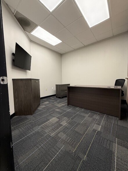 More Photos Of 107 Kilson Dr, Mooresville Office Residential For Lease