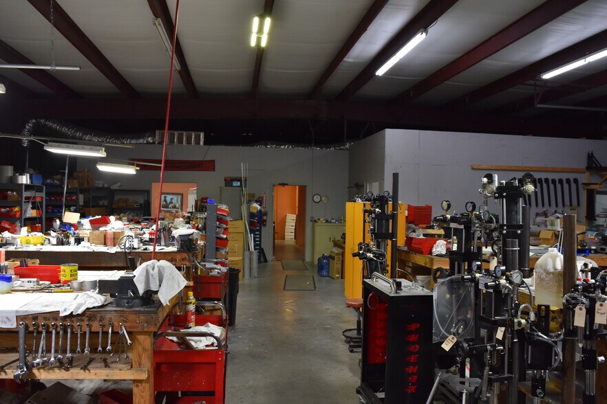 More Photos Of 11715 87th St N, Largo Warehouse For Sale