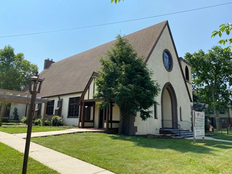 Primary Photo Of 340 Bogert Rd, River Edge Specialty For Sale