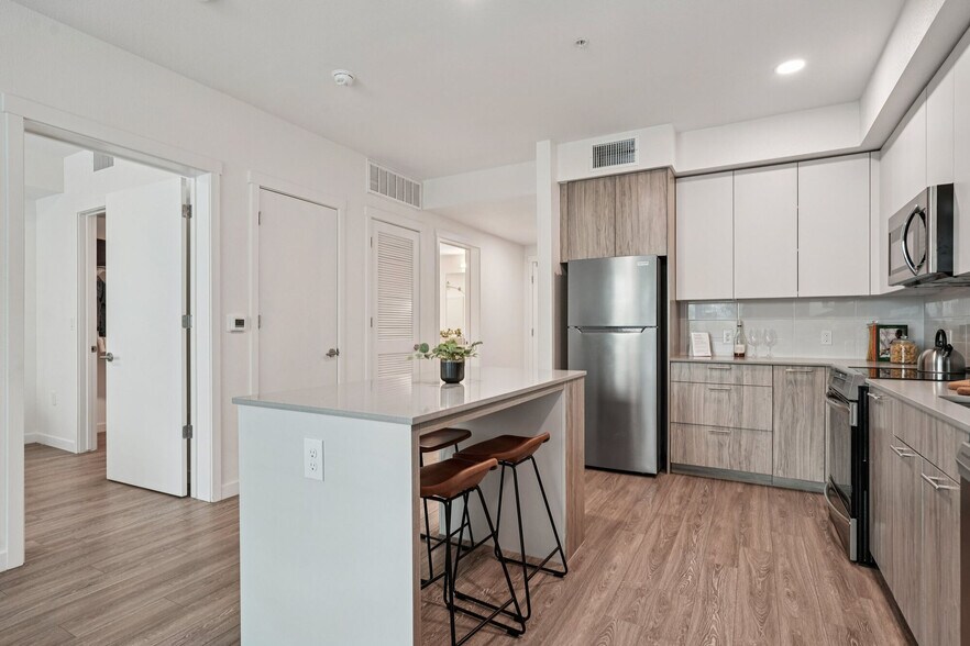 More Photos Of 1010 11th St, Sacramento Apartments For Lease
