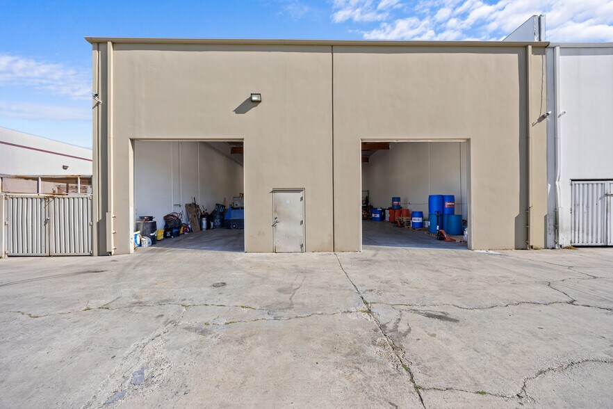 More Photos Of 3980 E Miraloma Ave, Anaheim Warehouse For Lease