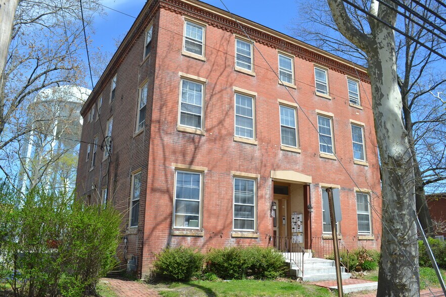 More Photos Of 82 W Broadway, Salem Apartments For Sale