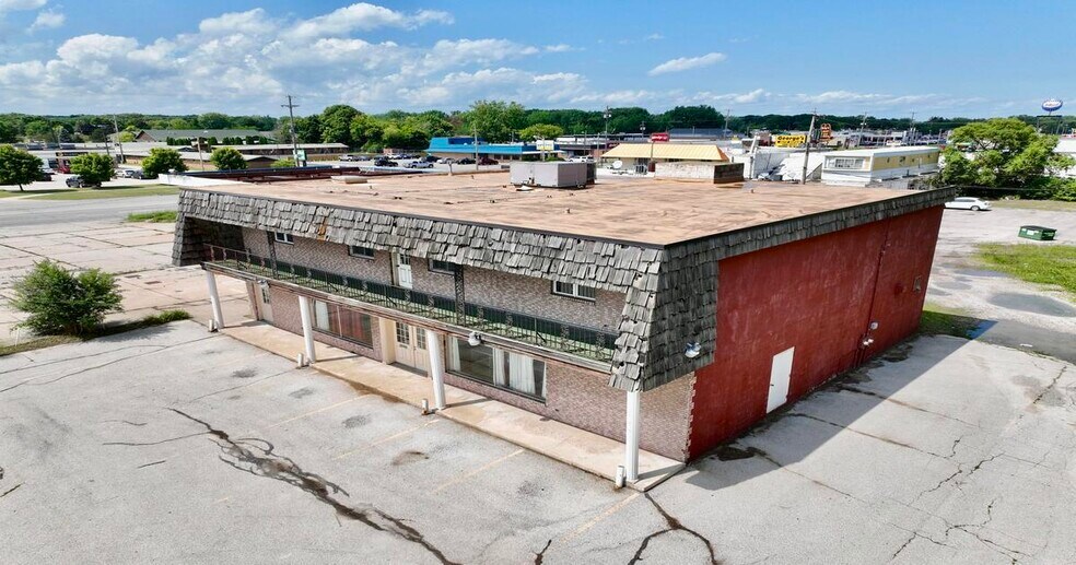 More Photos Of 804 N Euclid Ave, Bay City General Retail For Lease