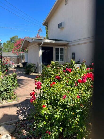 More Photos Of 2700 32nd St, Sacramento Multifamily For Sale