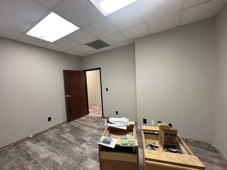 More Photos Of 4485 N Industrial Dr, Cumming Warehouse For Lease