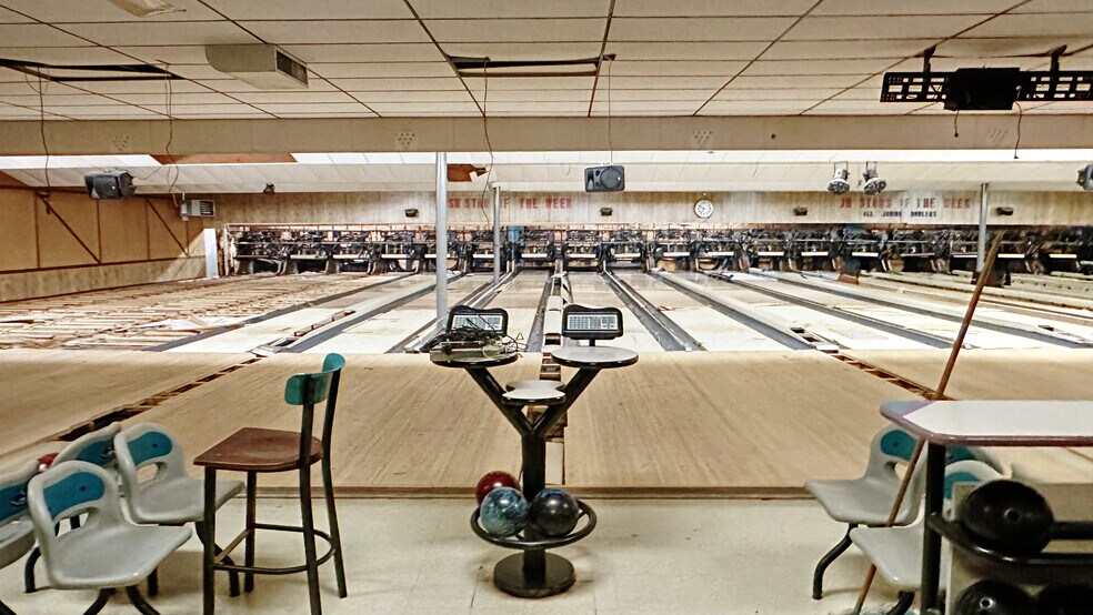 More Photos Of 1220 Long Run Rd, White Oak Bowling Alley For Sale