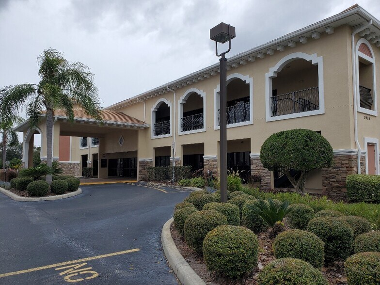 Primary Photo Of 2984 Alafaya Trl, Oviedo Medical For Sale