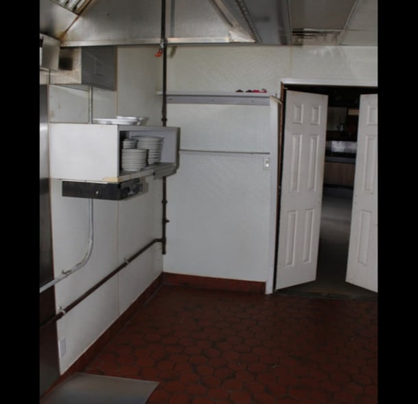 More Photos Of 1204 18th St, Two Rivers Bar For Sale