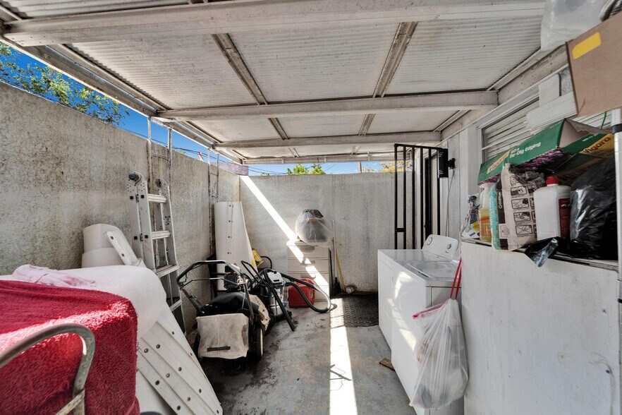 More Photos Of 126 Ridgewood Ave, Brandon Office Residential For Sale