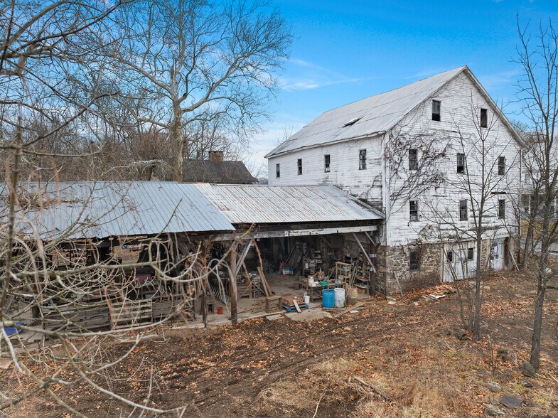 More Photos Of 624 Center Mills Rd, Aspers Specialty For Sale