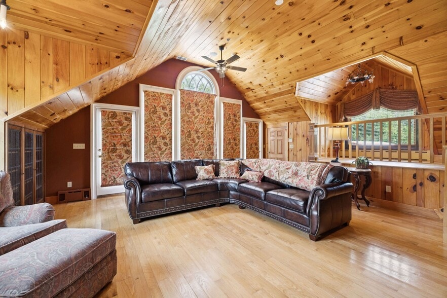 More Photos Of 1374 Peter Pond Rd, Ashland City Lodge Meeting Hall For Sale