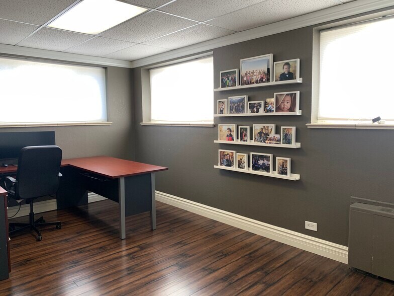 More Photos Of 1100 W Littleton Blvd, Littleton Loft Creative Space For Lease