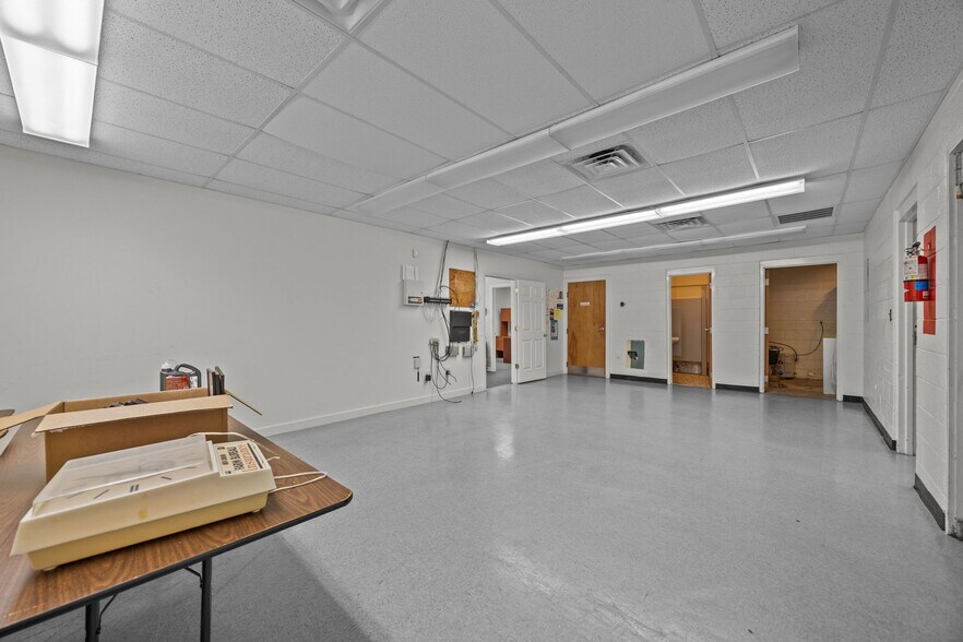 More Photos Of 201 4th St, Walnut Cove Office For Sale