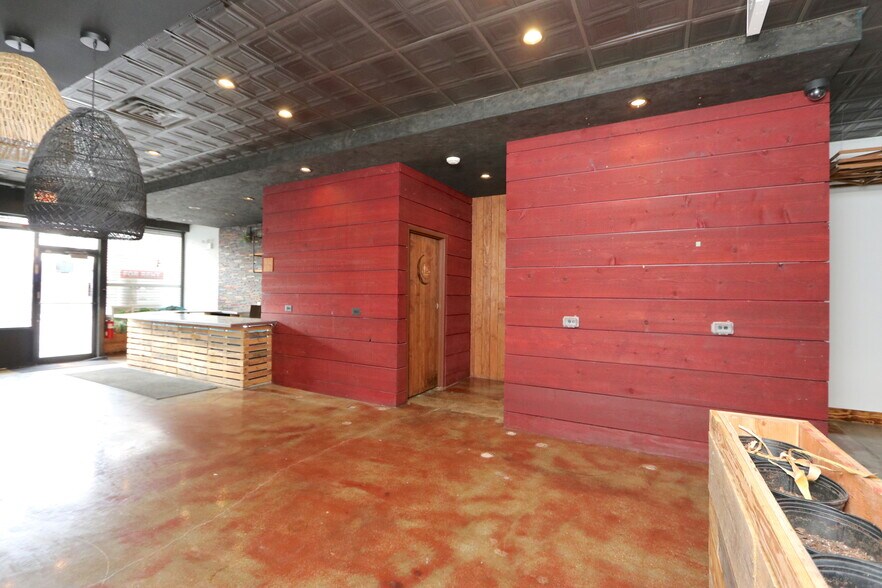 More Photos Of 1215 N Milwaukee Ave, Chicago Storefront For Lease