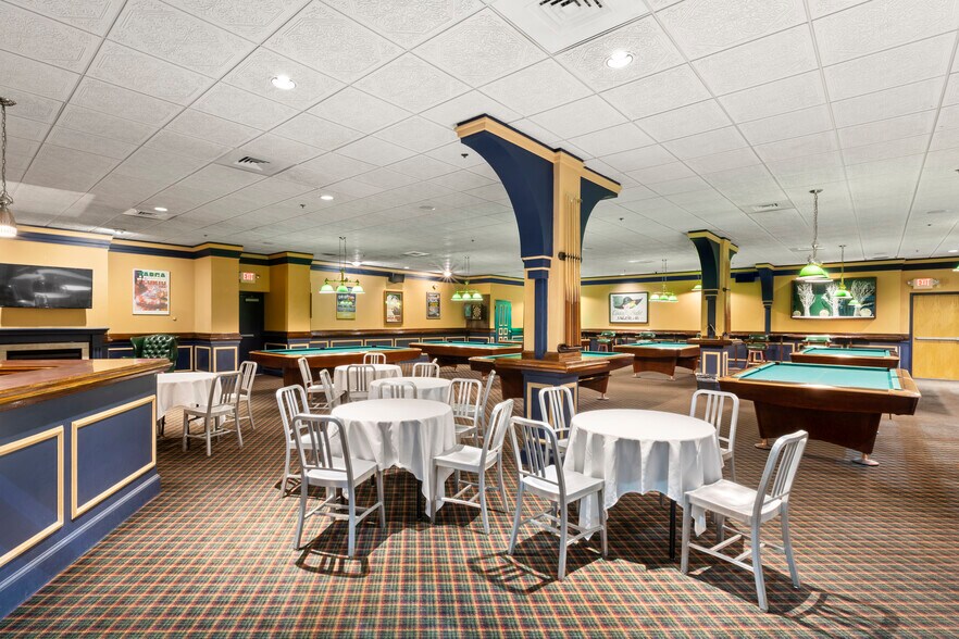 More Photos Of 290 Wood Rd, Braintree Racetrack For Sale