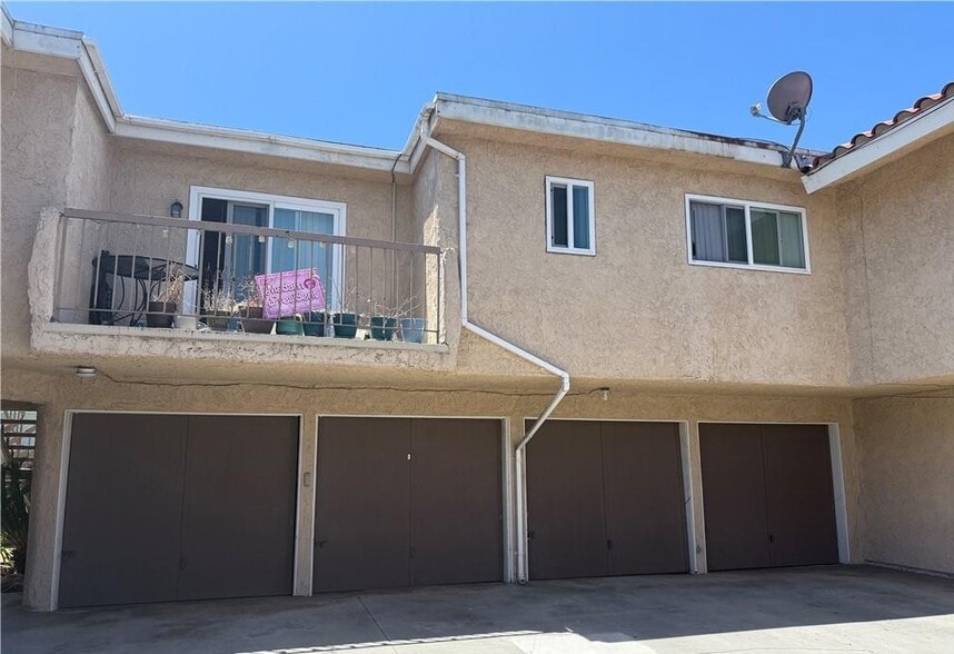 More Photos Of 16662 Blanton St, Huntington Beach Apartments For Sale