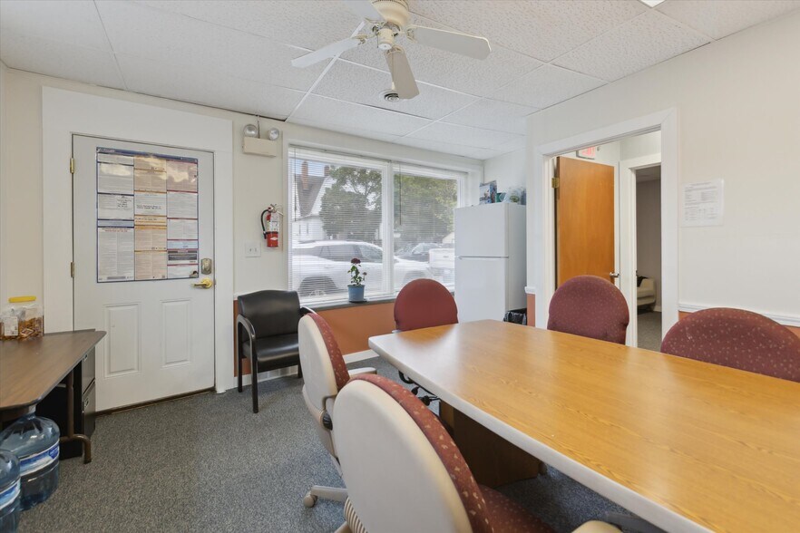 More Photos Of 1000 N Johnson St, Bay City Medical For Sale