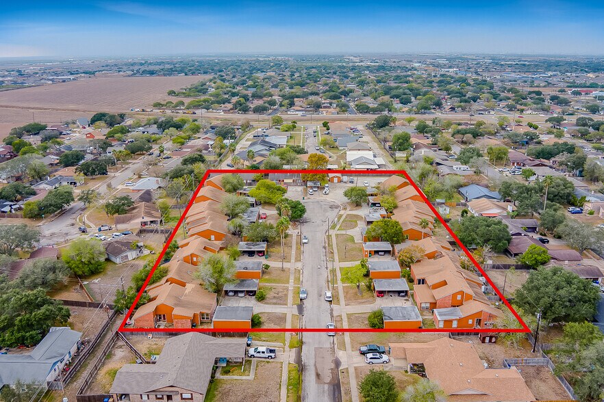 Primary Photo Of 3701-3740 Thornberry Ct, Corpus Christi Apartments For Sale