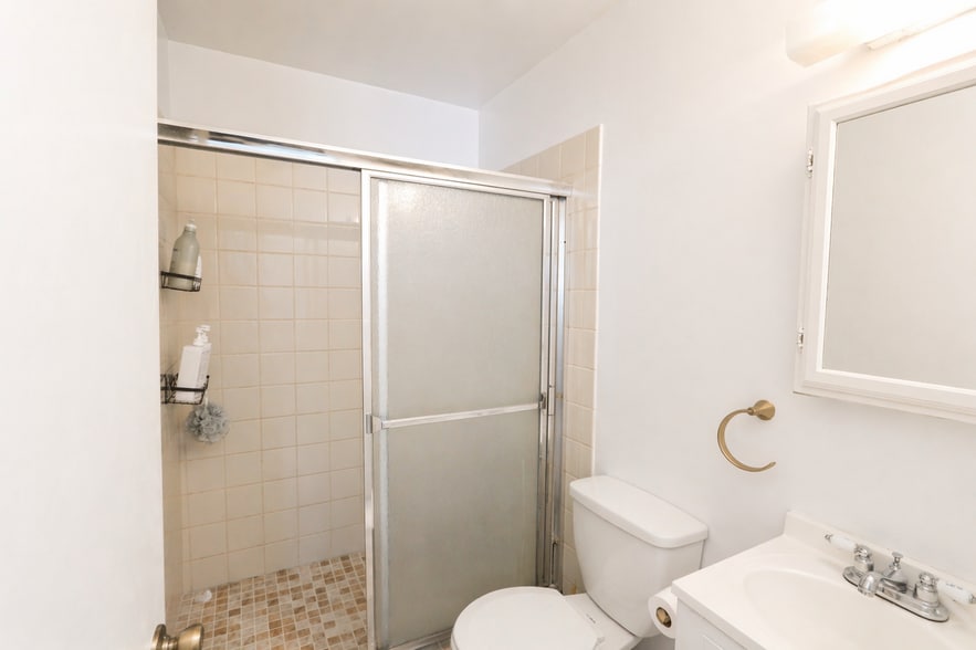 More Photos Of , Los Angeles Multifamily For Sale