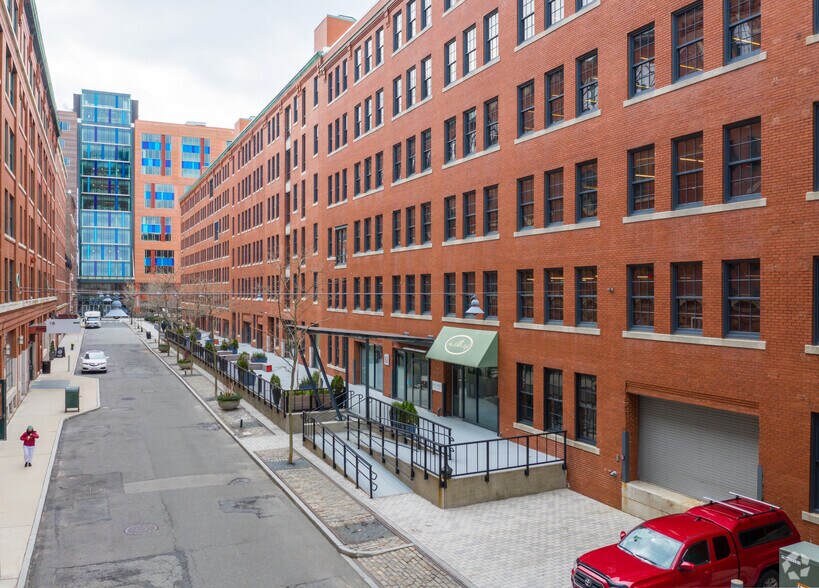 More Photos Of 10-20 Channel Ctr St, Boston Office For Sale