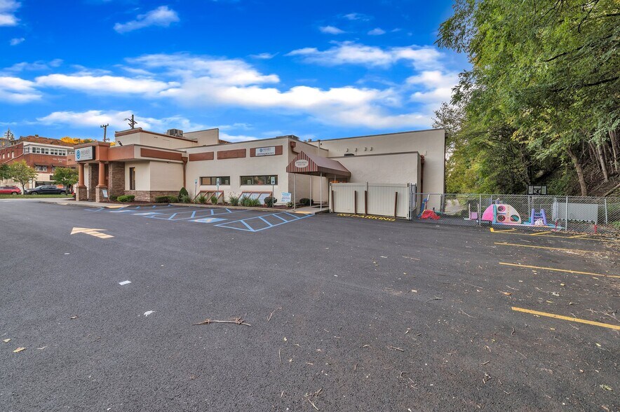 More Photos Of 2140 Ardmore Blvd, Pittsburgh Medical For Sale