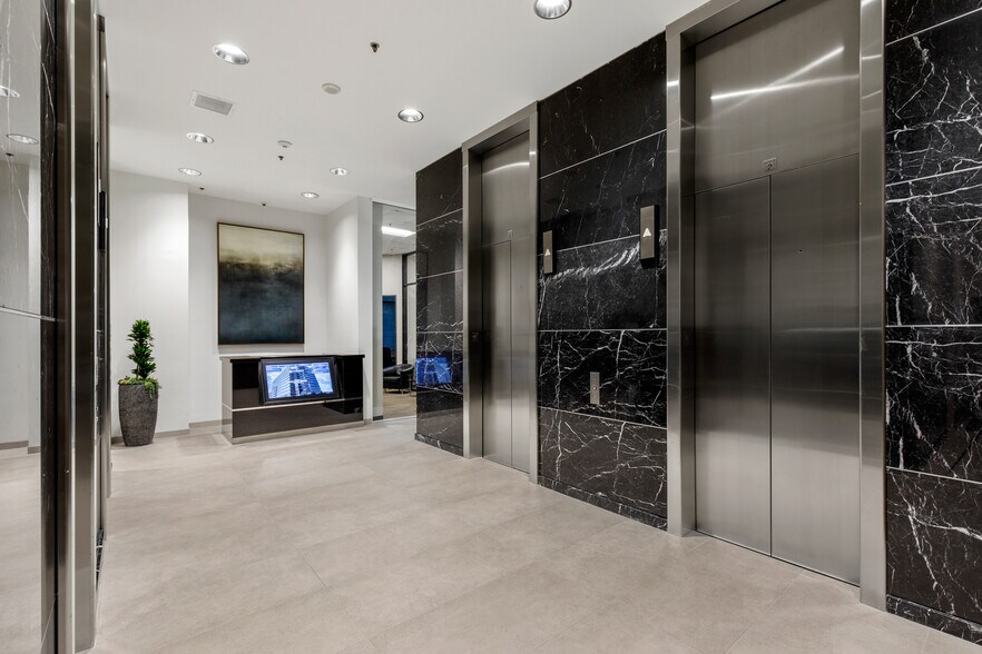 More Photos Of 3730 Kirby Dr, Houston Office For Lease