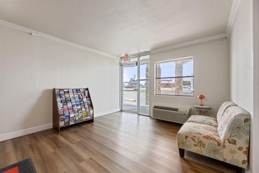 More Photos Of 108 FM 1821, Mineral Wells Hotel For Sale