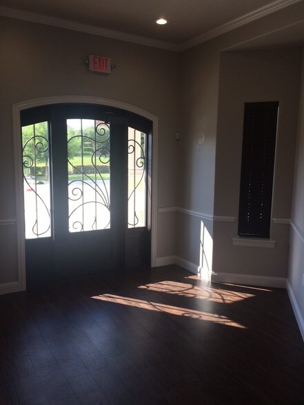 More Photos Of 4221 Medical Pky, Carrollton Medical For Sale