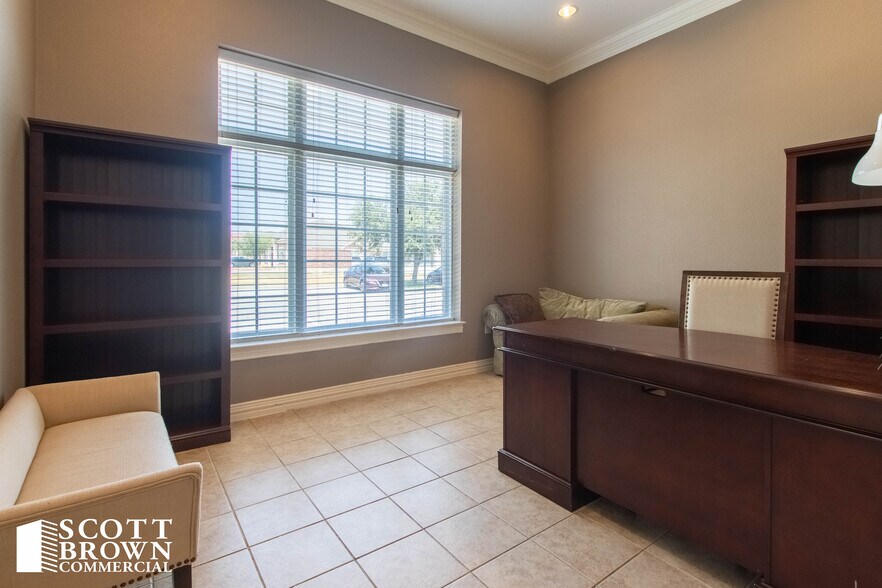 More Photos Of 860 Hebron Pky, Lewisville Office For Lease