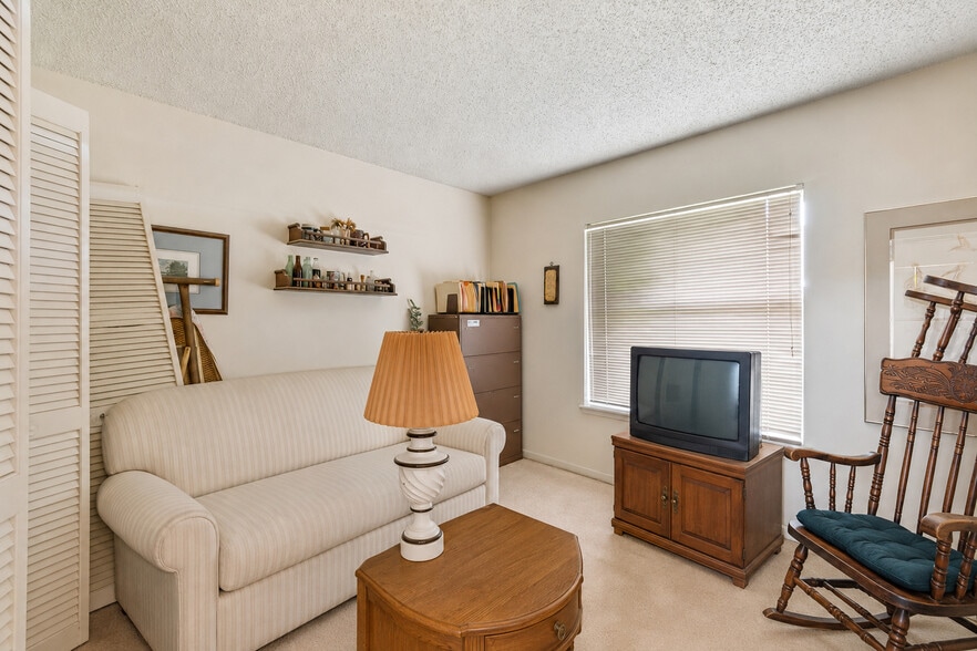 More Photos Of 3132 Bloomingdale Villas Ct, Brandon Apartments For Sale
