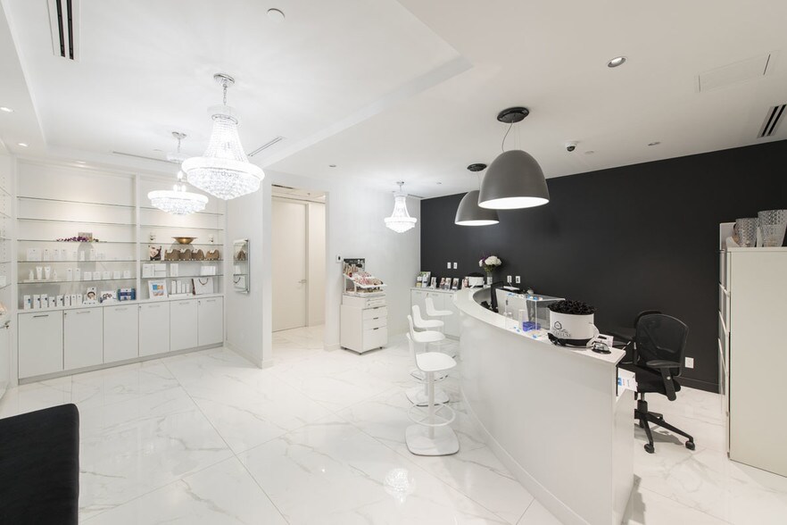 More Photos Of 3916 Macleod Trl SE, Calgary Medical For Lease