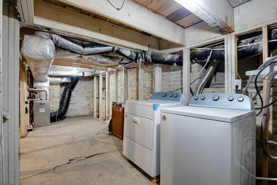 More Photos Of 2608 E Marshall St, Richmond Apartments For Sale