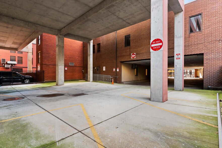 More Photos Of 403-405 N 2nd St, Harrisburg Office For Sale