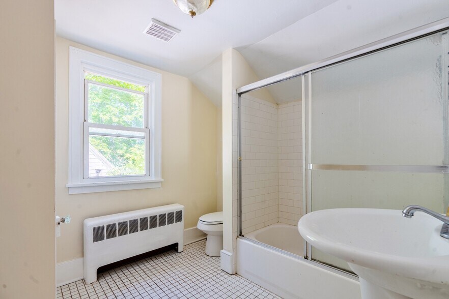 More Photos Of 17 S Chestnut St, New Paltz Storefront Retail Residential For Sale
