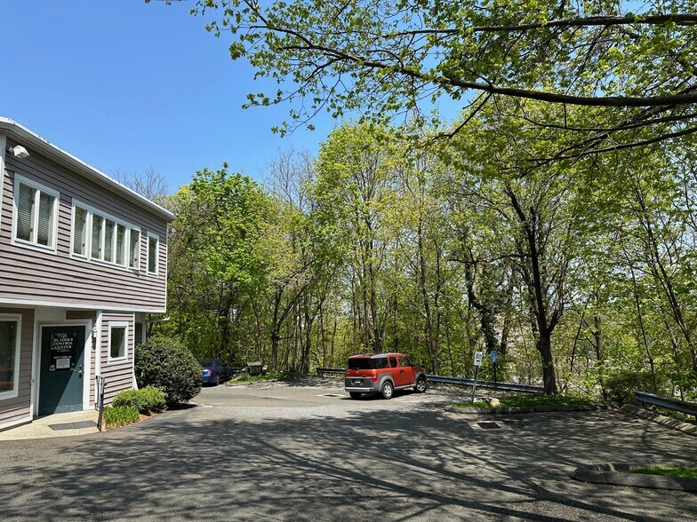 More Photos Of 12 Elmcrest Ter, Norwalk Office For Sale