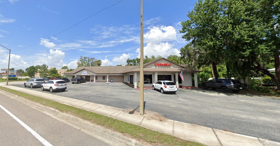 More Photos Of 100 W Burleigh Blvd, Tavares General Retail For Sale