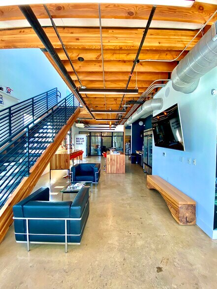 More Photos Of 400 Bryan Ave, Fort Worth Storefront Retail Office For Lease