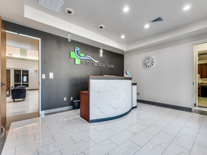 More Photos Of 330 Grapevine Hwy, Hurst Office For Sale