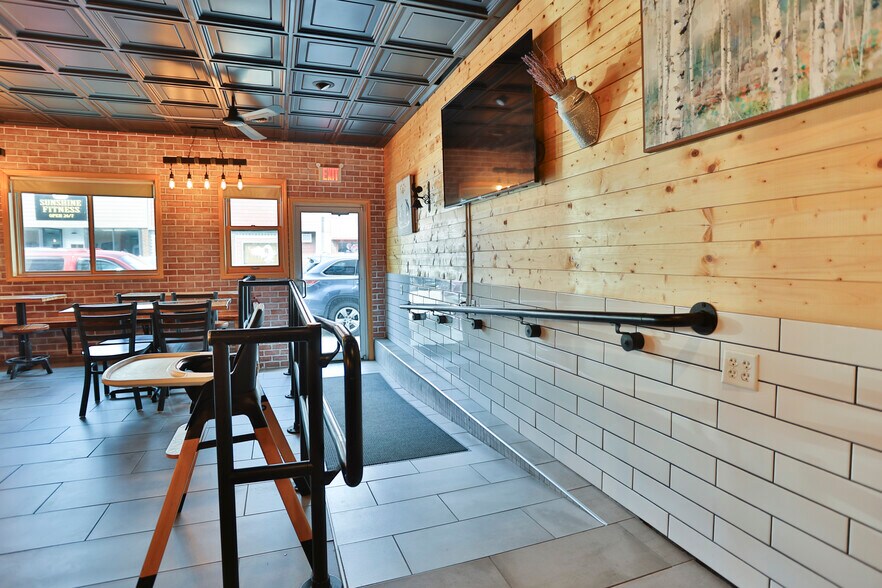 More Photos Of 214 S Mckay Ave, Spring Valley Storefront Retail Residential For Sale