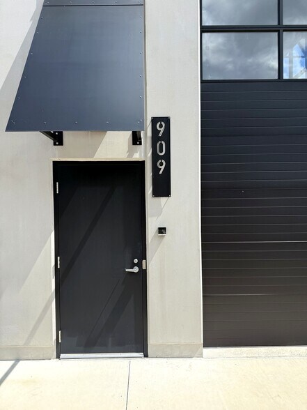 More Photos Of 6500 Motor Enclave Way, Tampa Racetrack For Sale