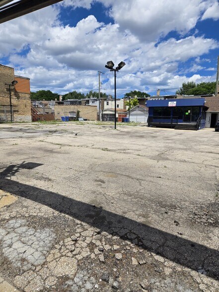 Primary Photo Of 2901 N Cicero Ave, Chicago General Retail For Lease