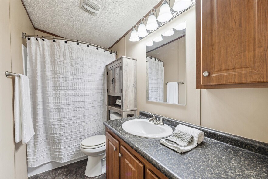 More Photos Of 3733 Rest Home Rd, Pearland Flex For Sale